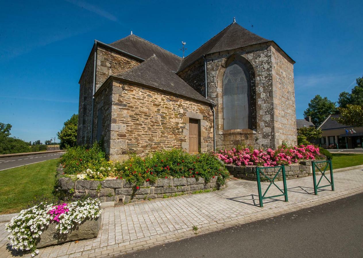 Auberge Le Canard Qui Rit Plélauff Exteriör bild