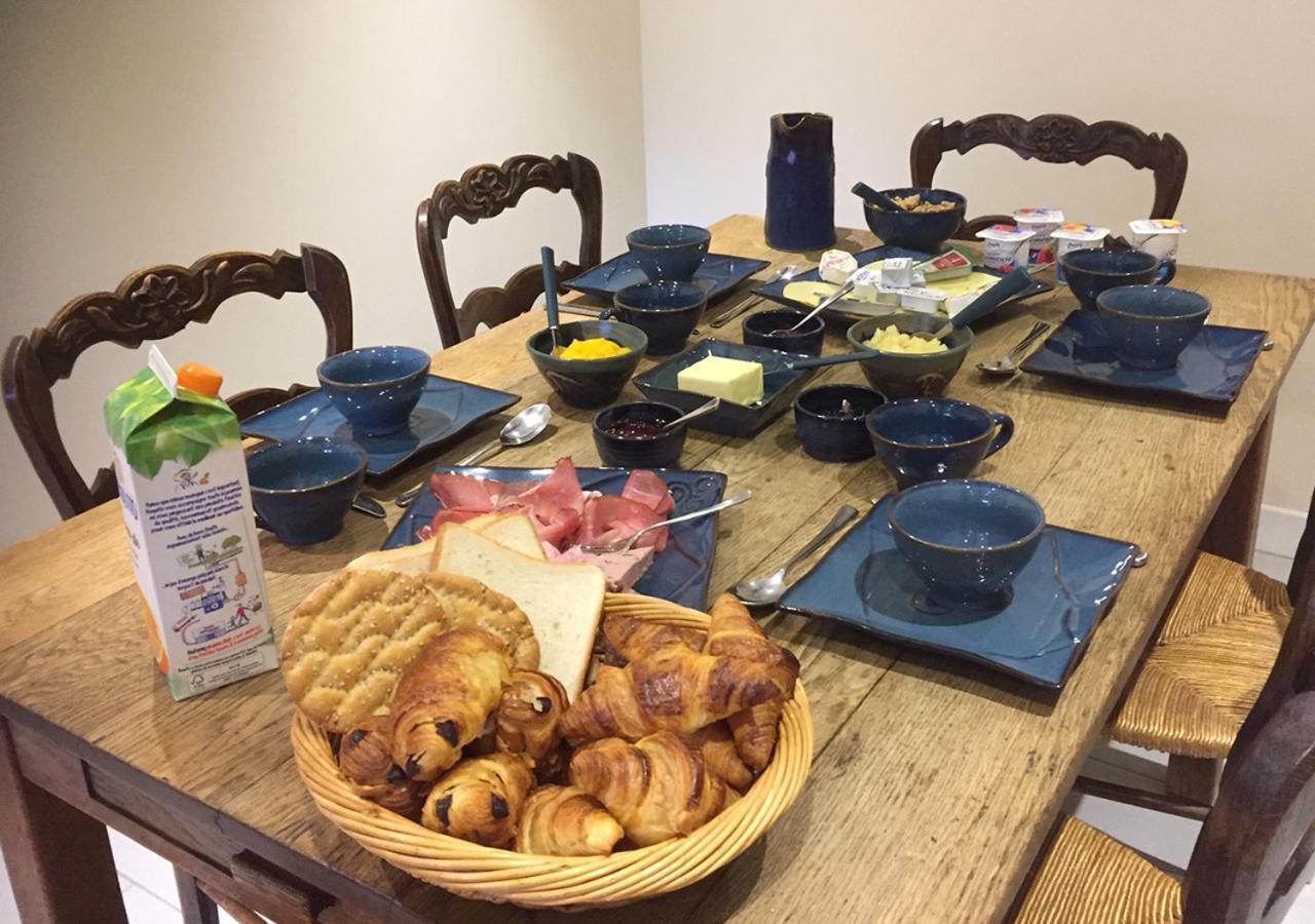 Auberge Le Canard Qui Rit Plélauff Exteriör bild